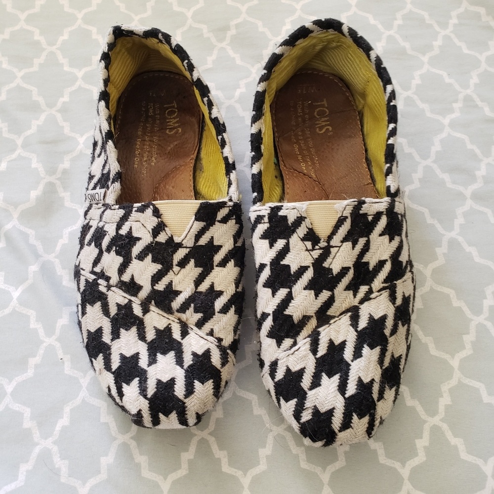 Toms hounds tooth shoes size 7